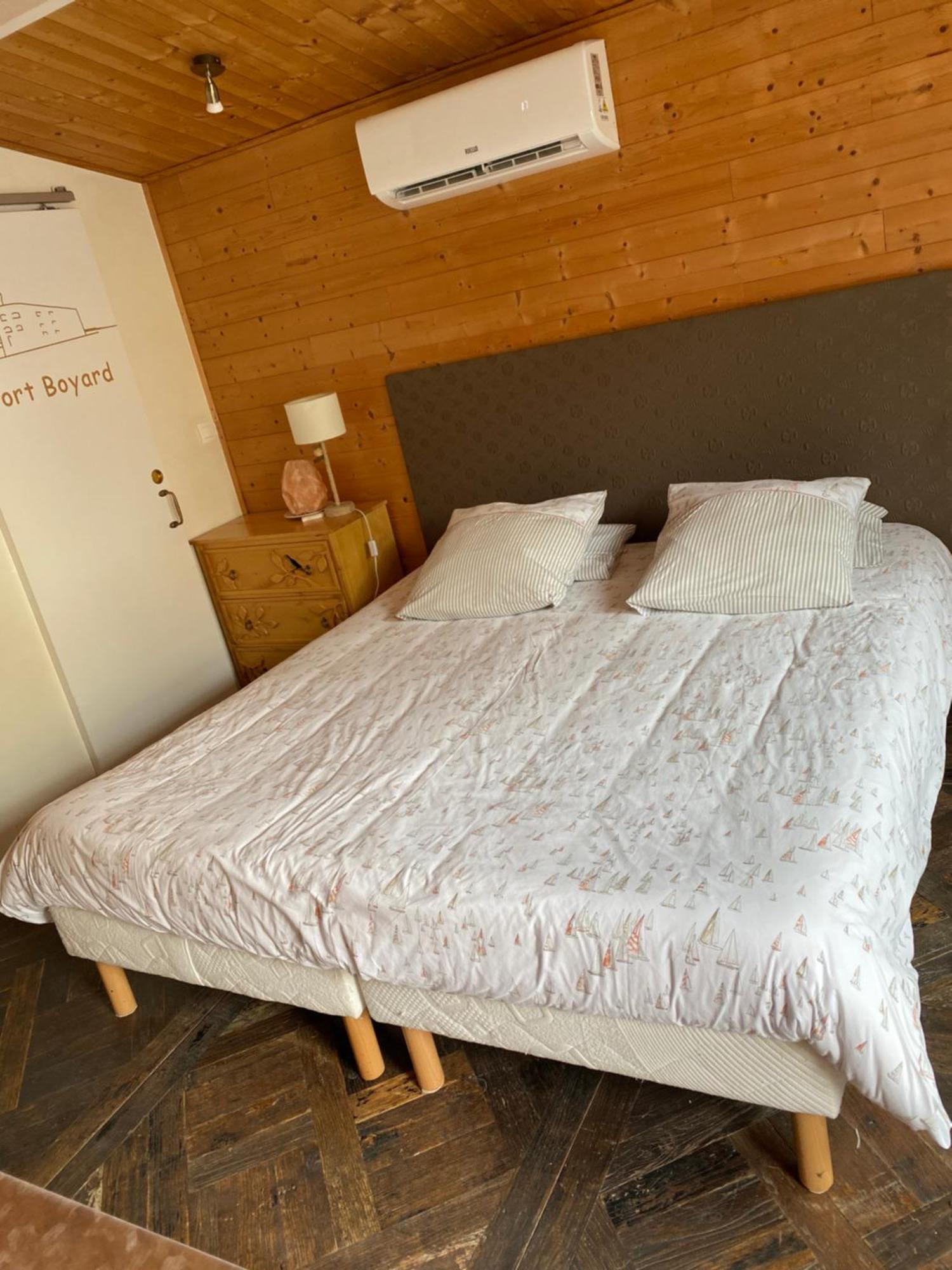 Périgny La Maison Du Canal De Rompsay - 5 Min De La Rochelle Bed & Breakfast エクステリア 写真