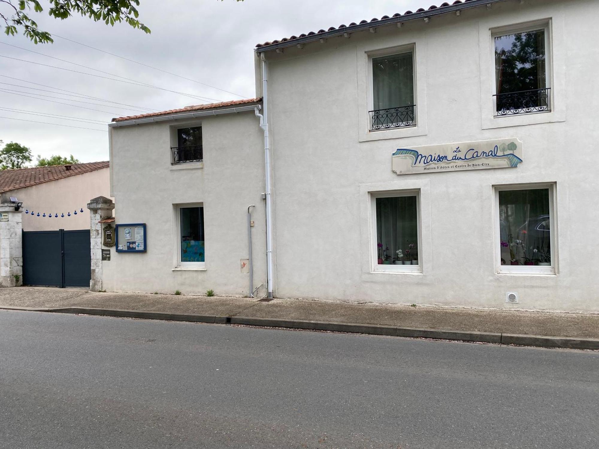 Périgny La Maison Du Canal De Rompsay - 5 Min De La Rochelle Bed & Breakfast エクステリア 写真